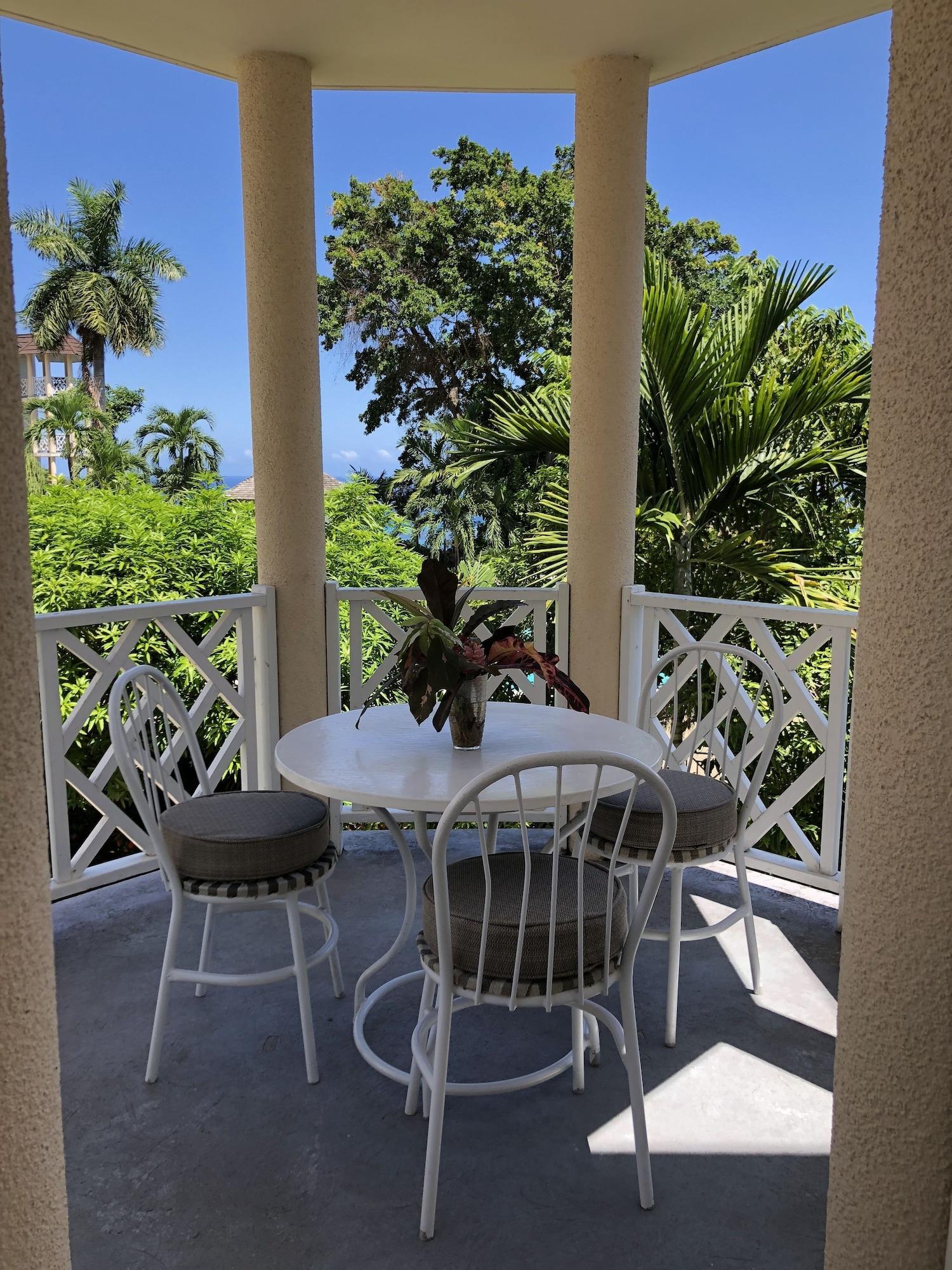 Skycastles Condominiums Ocho Rios Esterno foto