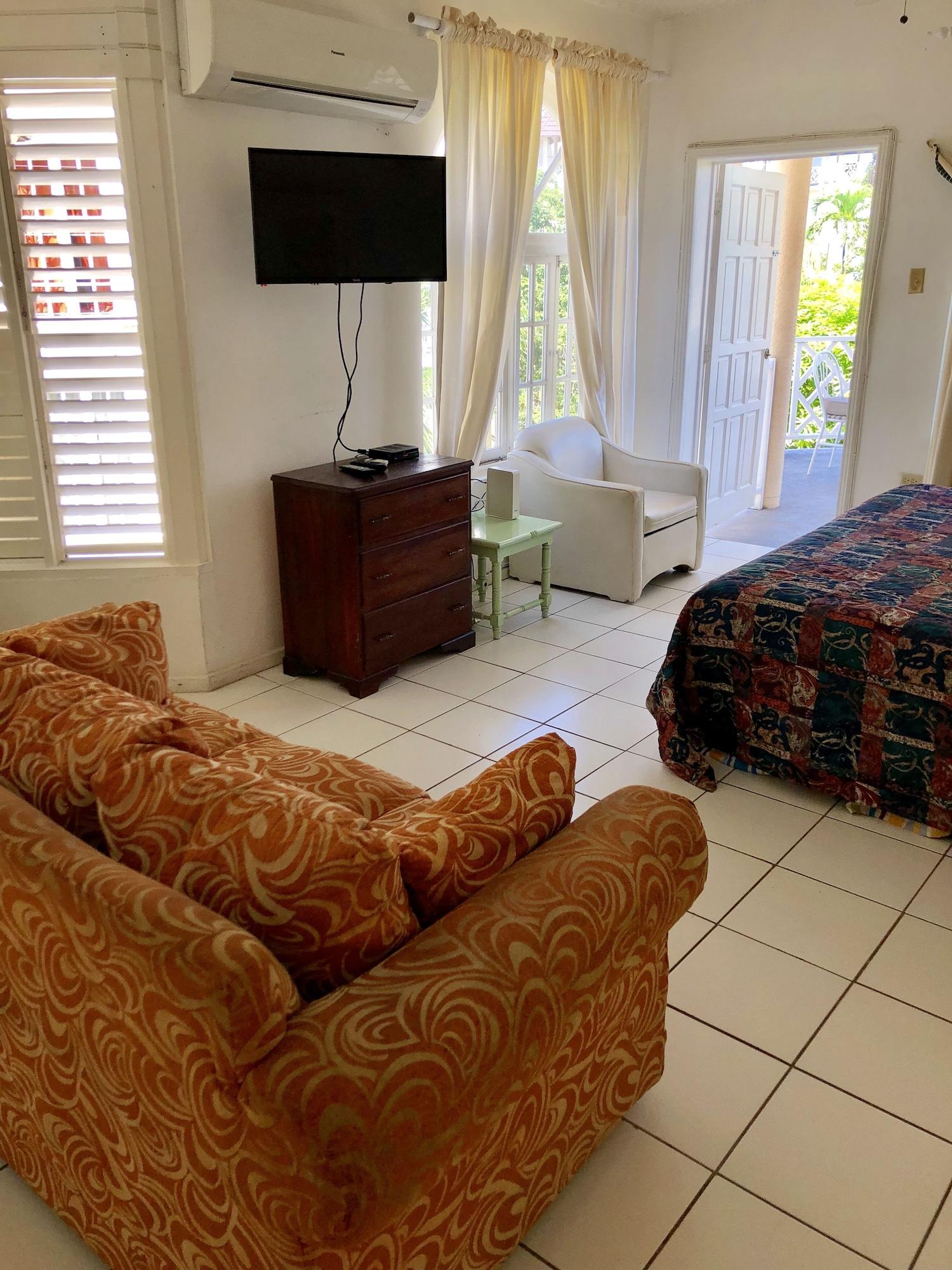 Skycastles Condominiums Ocho Rios Esterno foto