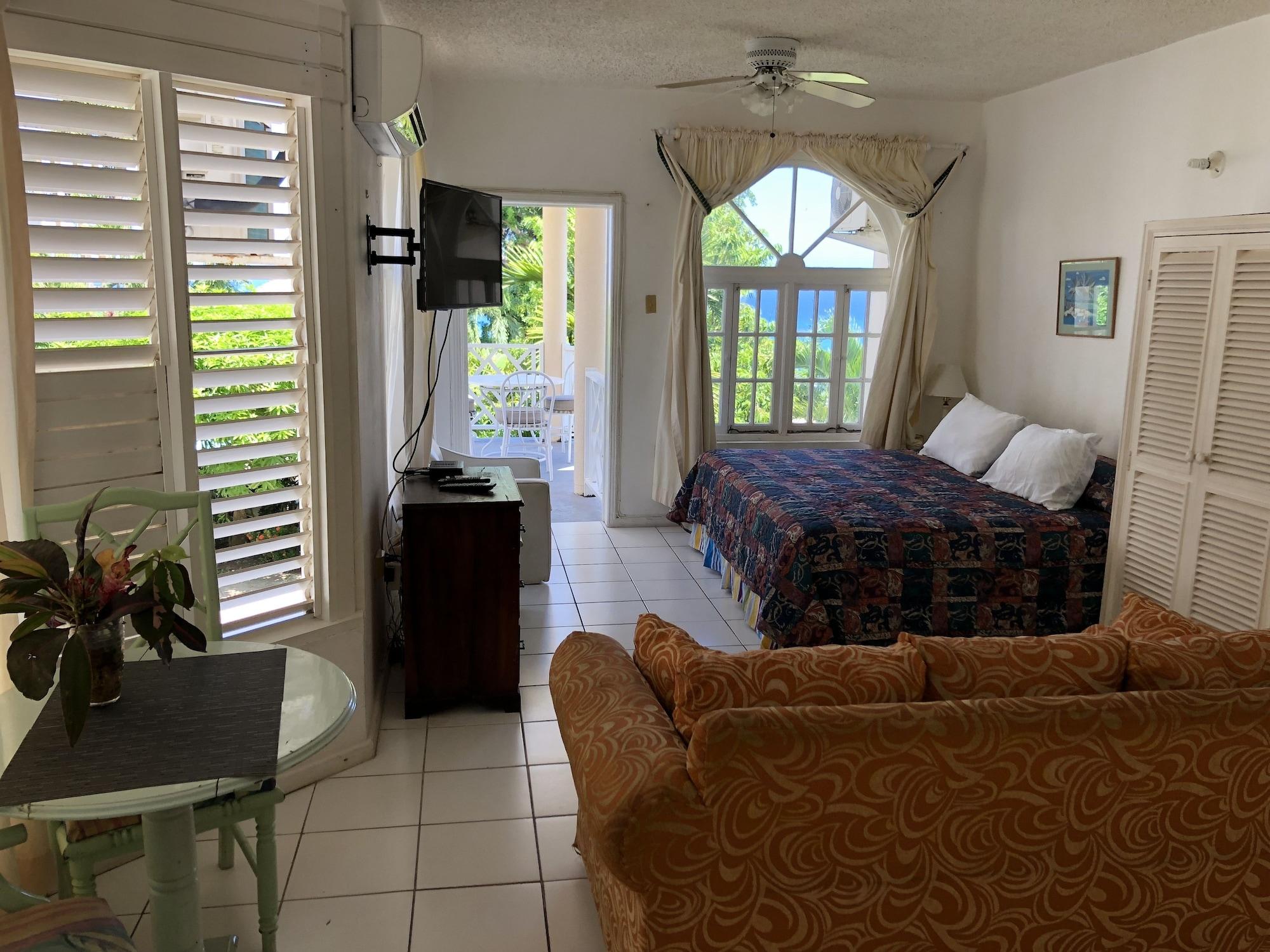 Skycastles Condominiums Ocho Rios Esterno foto