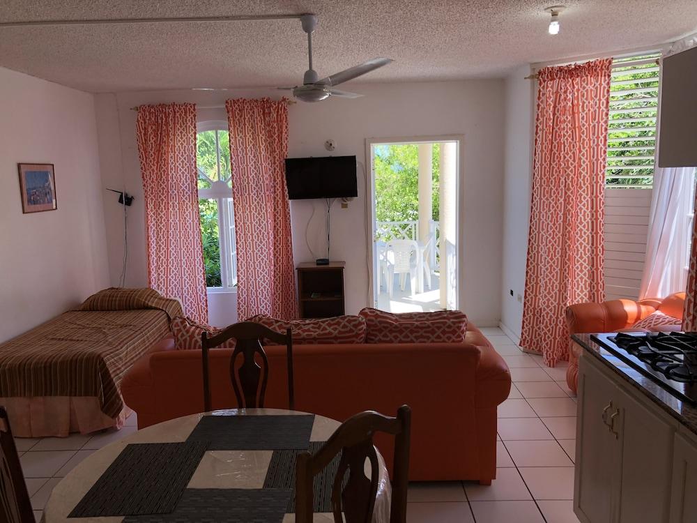 Skycastles Condominiums Ocho Rios Esterno foto
